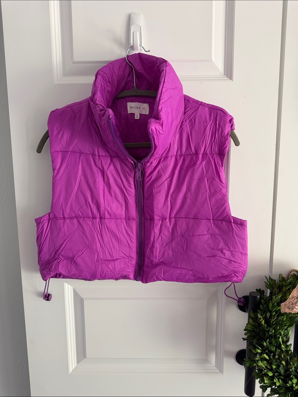 Cropped Puffer Vest in Bright Magenta